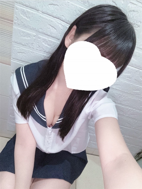 りり  (脱がすと絶対エロい)