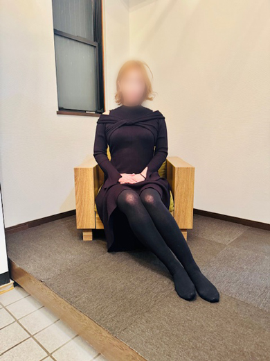 恵理奈  (ﾊﾞｽﾄ95Gｶｯﾌﾟ痴女！)