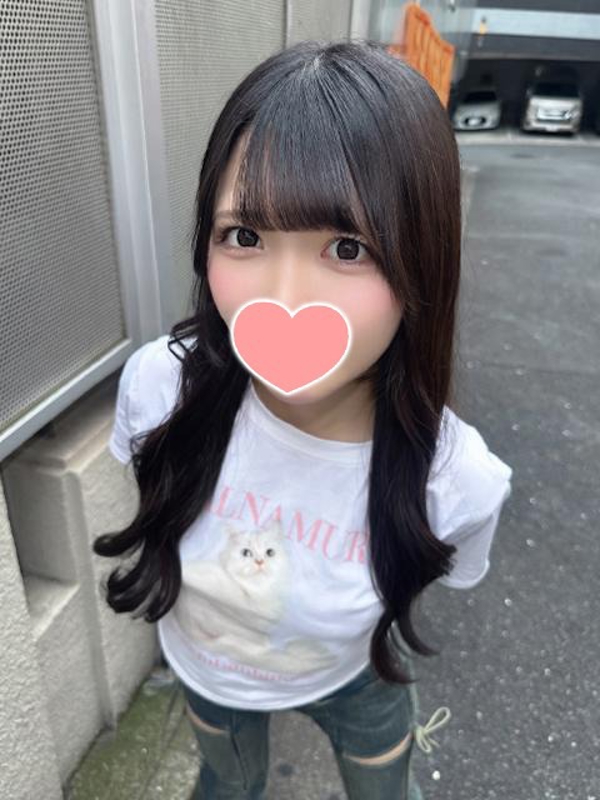 かえら  (潮吹き素人黒髪18歳)