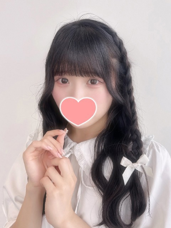 みこ  (18歳黒髪爆乳素人！)