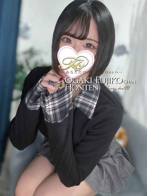 ツキノ  (SS級おっとり現女大生)
