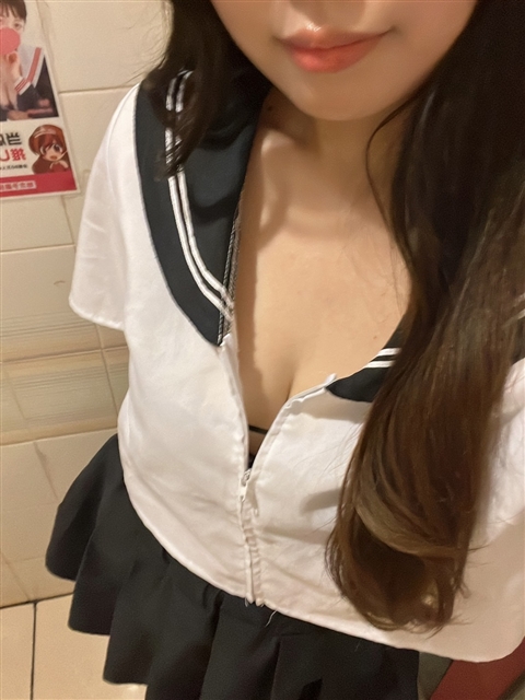 えりか  (小柄で天真爛漫)