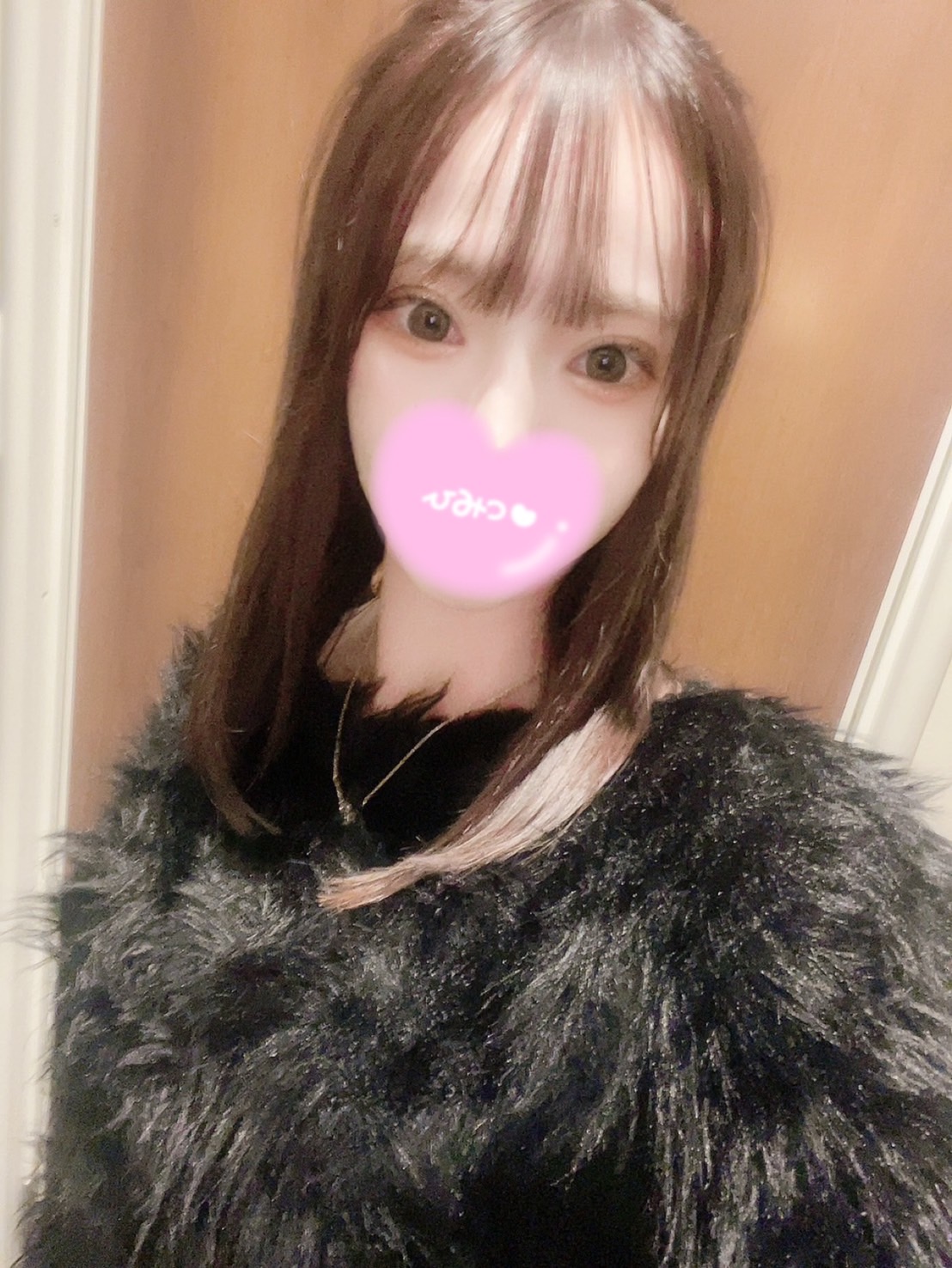 ひなね  (極上スレンダー美女)