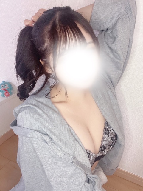 せな  (19歳、美脚、美少女♪)