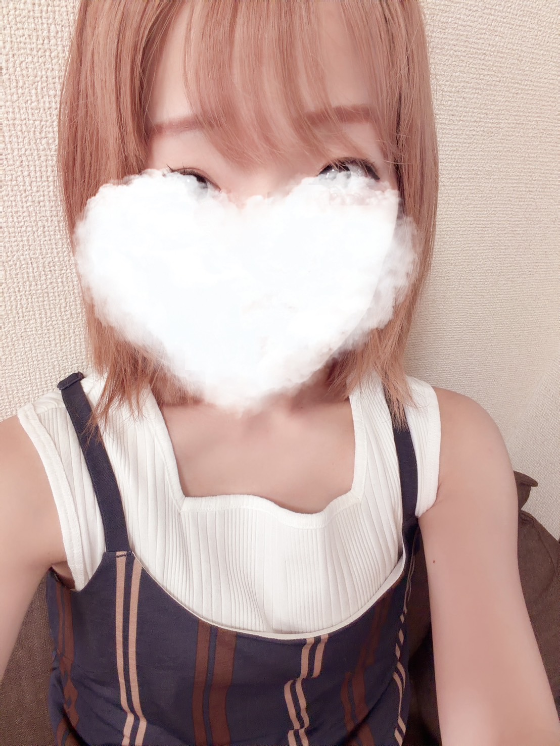 まゆ  (未経験可愛いOL)