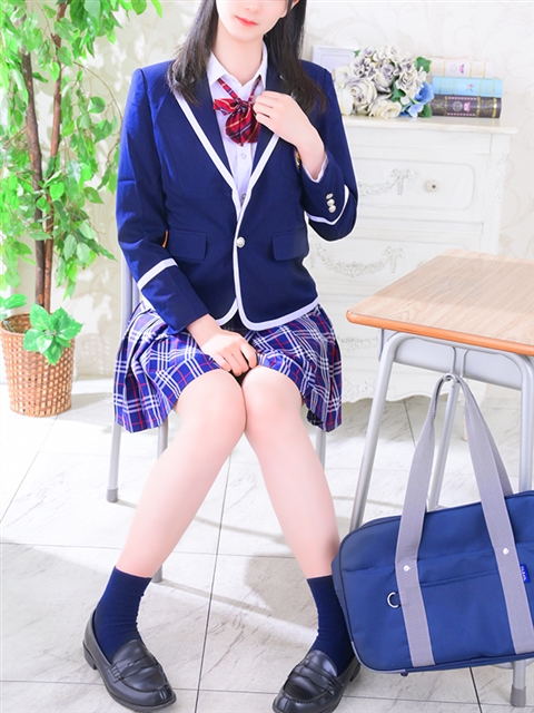 静香 咲  (完全反則級の美女！)