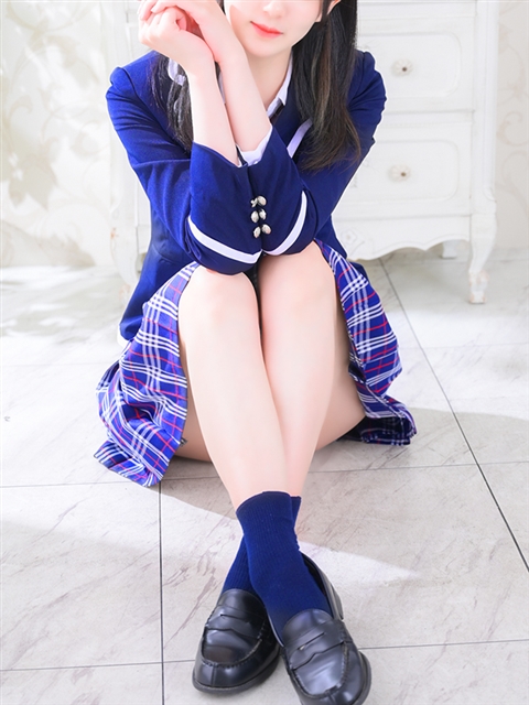 静香 咲  (完全反則級の美女！)