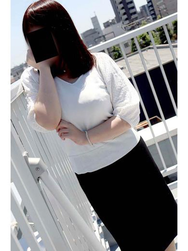 ともみ  (美形、Fカップ美巨乳)