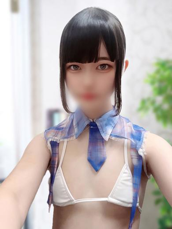 みさき 清楚な黒髪美少女