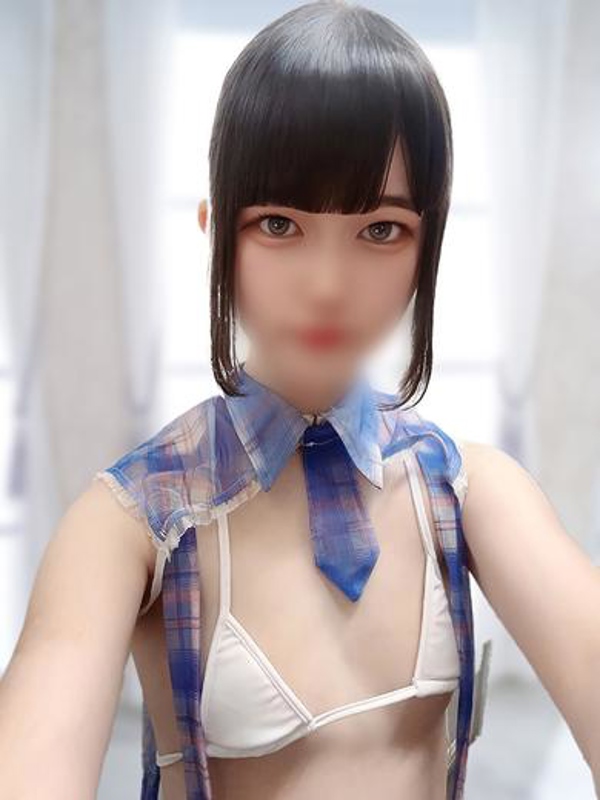 みさき 清楚な黒髪美少女
