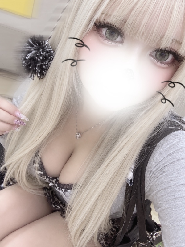 なな  (幼く元気でｴﾛ可愛い♡)
