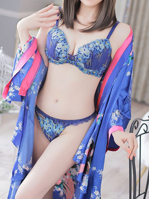 こはる  (〇〇を欲しがる極上妻)