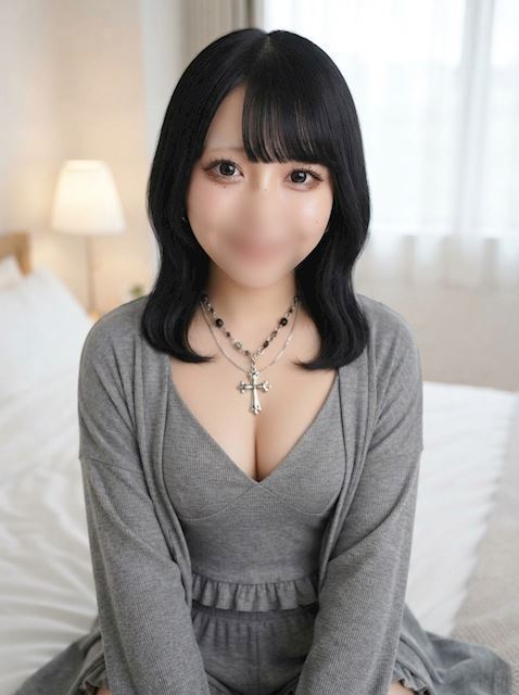 りあ  (業界初S級巨乳GAL)