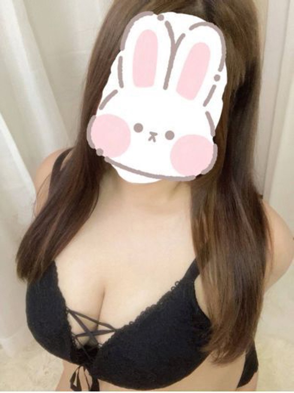 りりか  (真面目隠れ淫乱系M嬢)
