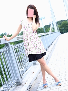 レナ  (脚線美◎)