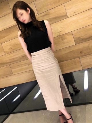 りん (大人の色気高身長美女)<br/>36才T168・B83(C)・W58・H82