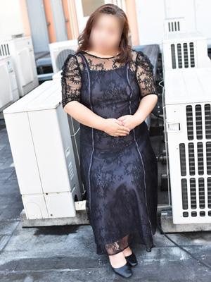 52歳/ 152cm B:107(F) W:90 H:107