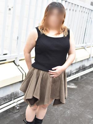 38歳/ 150cm B:100(F) W:85 H:95