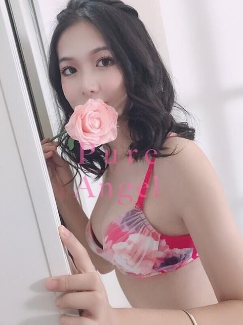 美咲かなで 21歳 <br/>フェロモンに中毒注意!