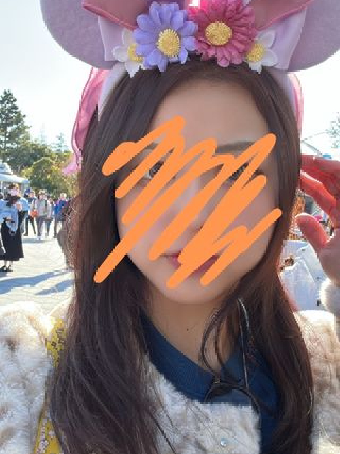 しゅな<br/>20才T156・B85(D)・W58・H84