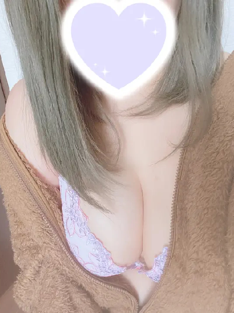 えま (100戦錬磨のエロス)<br/>26才T159・B110(H)・W72・H89