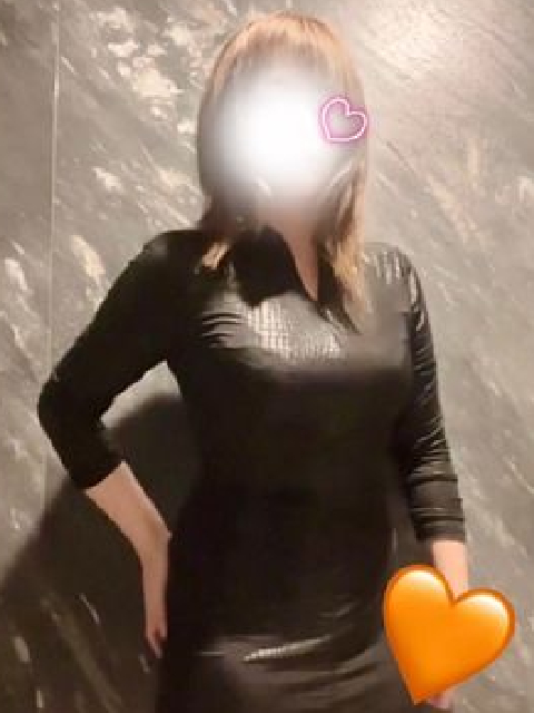 あき (異国の香りPrettyハーフ)<br/>26才T150・B90(D)・W58・H60
