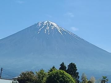 今日は、大好きな富士山&#128507;を見に来ています。