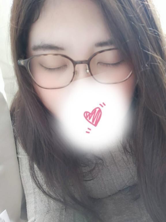|*･ω･)ﾁﾗｯっと朝から変態が覗いています。