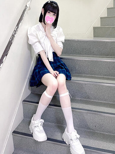 窓際立ちバックとおしっこ&#9825;