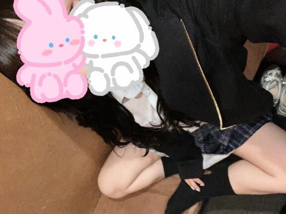 ちらっ♡♡