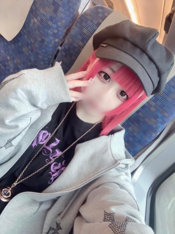 自称ギャルパラで1番の派手髪です