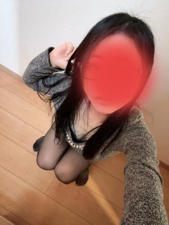 ア◯ル丸見え(´･ω･`)&#9825;
