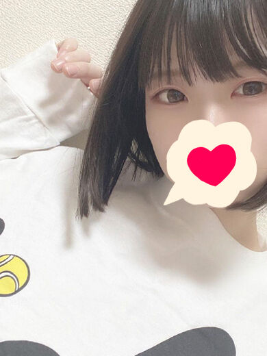 男性の胸板が