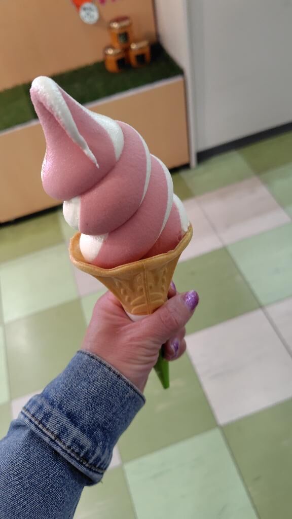ソフトクリームペロペロ&#9825;