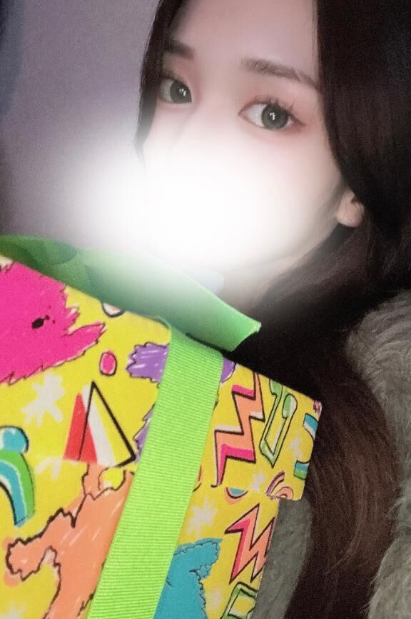 &#127873;