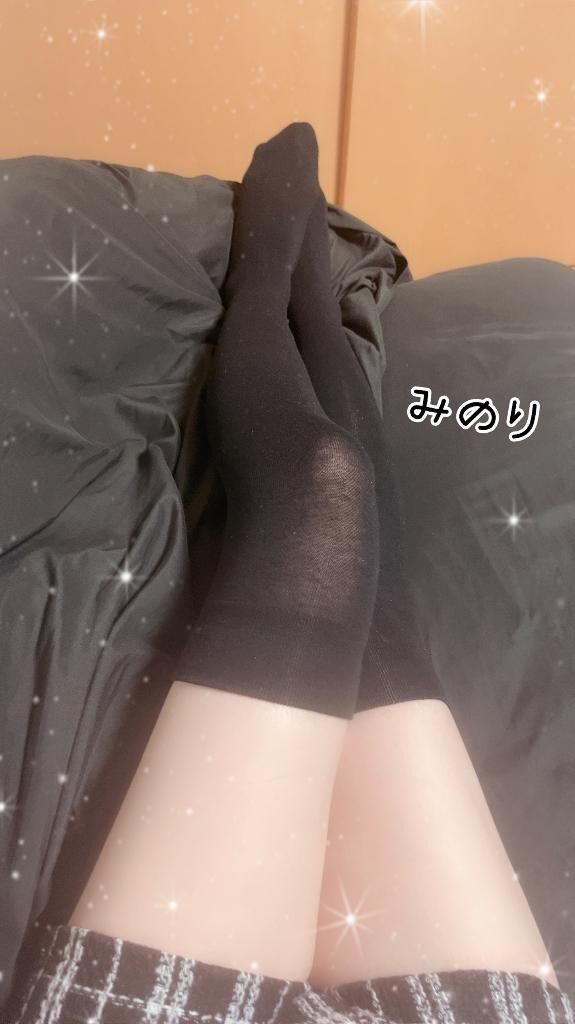ニーハイ嫌いな人いないよね？