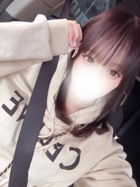 ⊂( &#5153;- &middot;&#811; &bull;&#5153; )⊃&#9825;