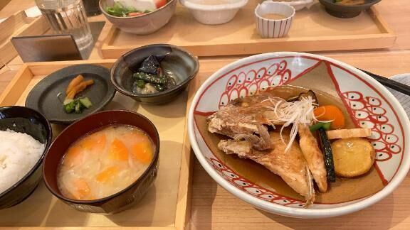 今日はサボって