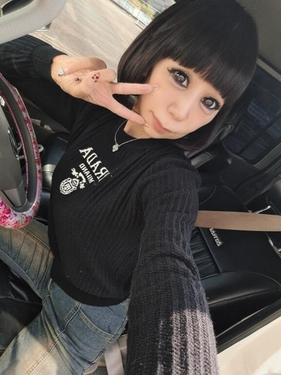 明日はいつも出勤しないですが出勤します(*^^*)