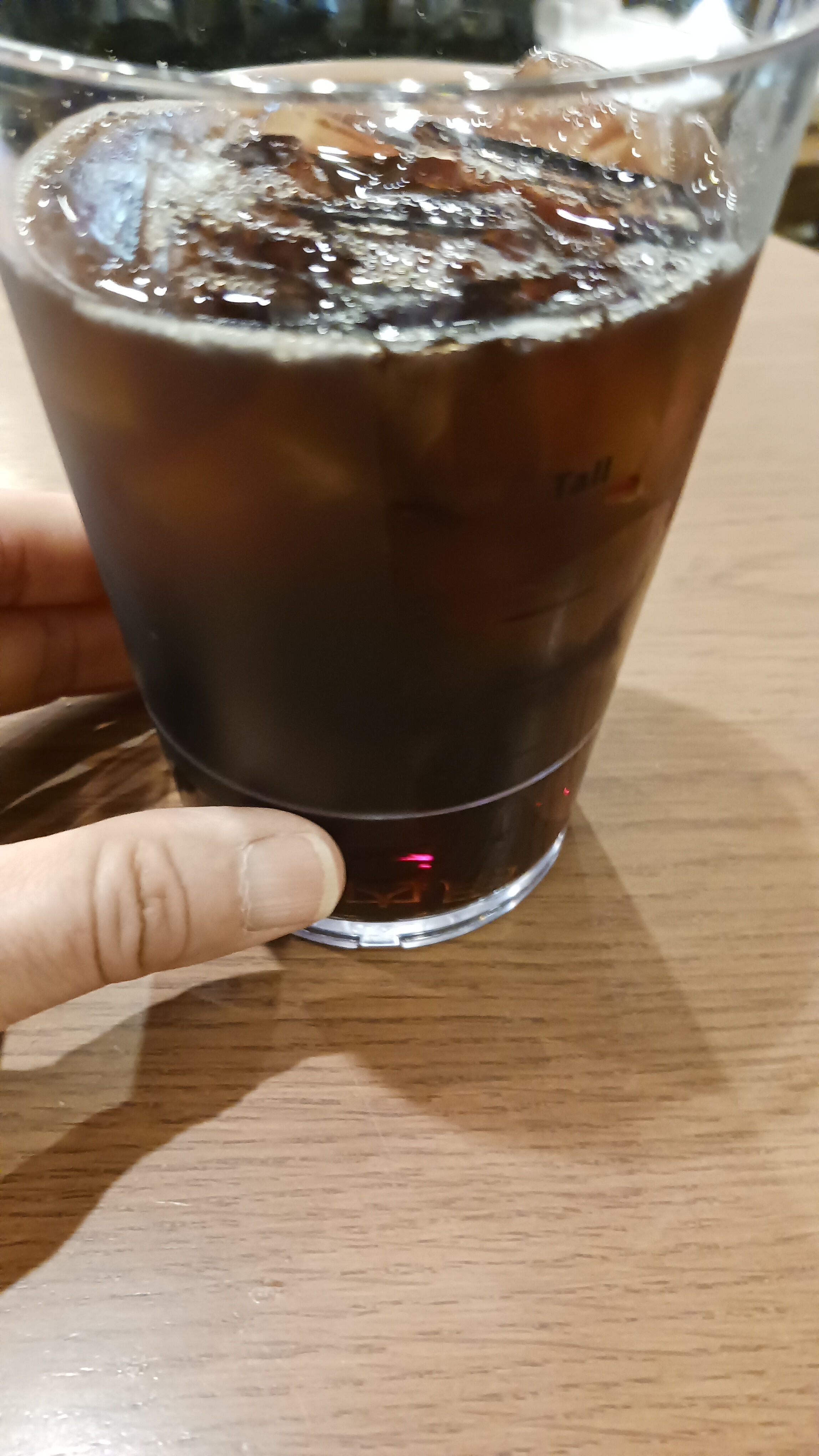 トレンチコートは、もう暑いかな(；^ω^)
