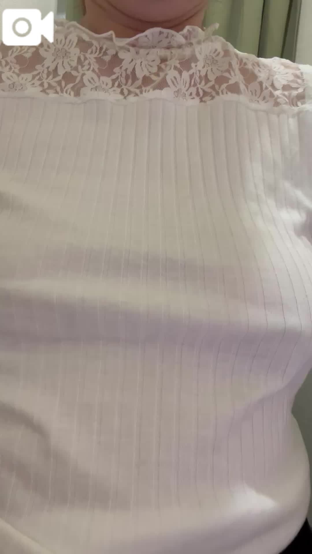 ノーブラ