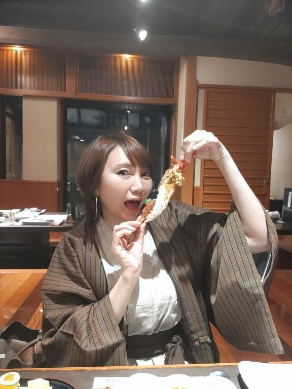 皆様明日急遽ですが出勤するよん♡