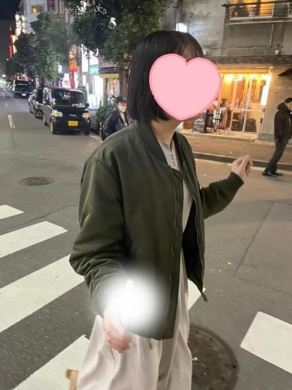 立ちんぼさんの横を歩く