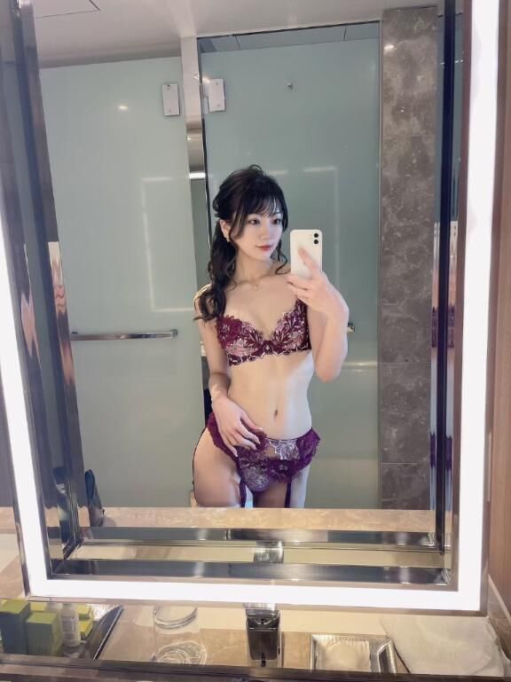 &#127541;