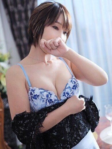 今日は紅ルージュ&#9825;出勤します。