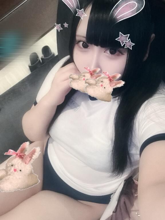 もちもち(&#9825; &#9825;_  _ &#9825;&#9825;)