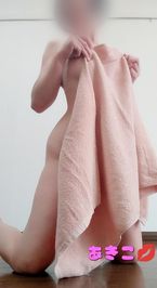 ちらっちらっちらっ(/ω・\)チラッ