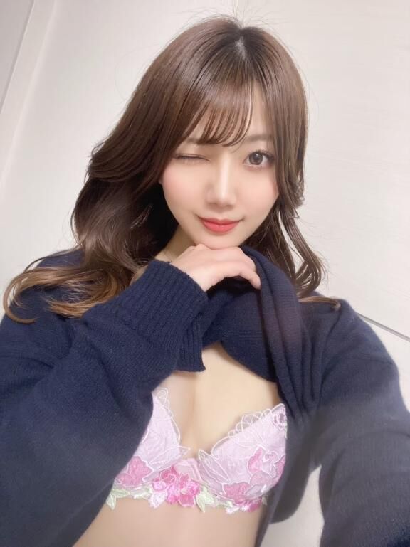 &#127541;