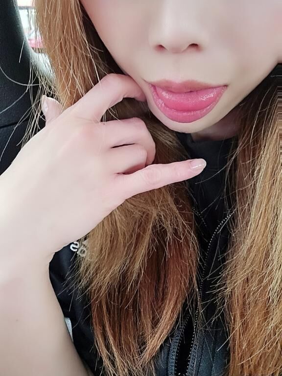 受付は……