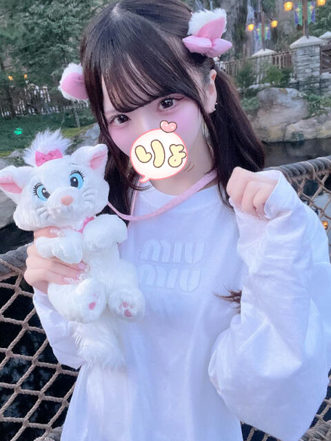 挿れながらの電マでイキ狂い